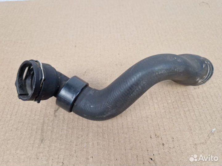 Патрубок охлаждения Opel Astra J A16XER 2010