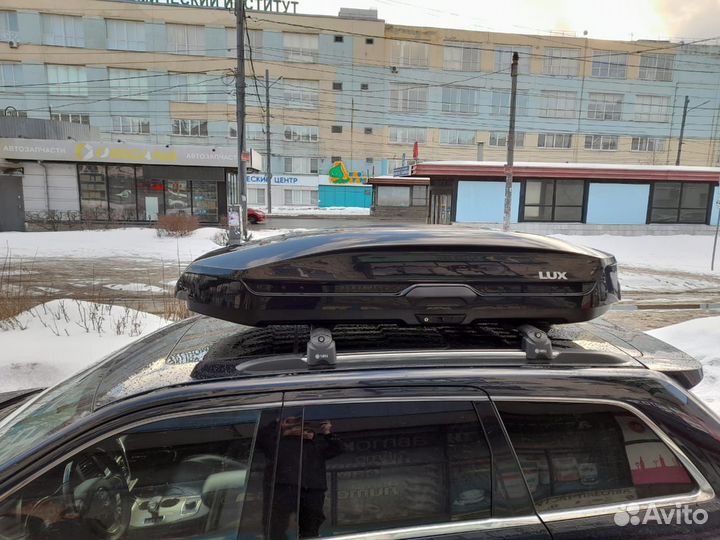 Автобокс на крышу LUX tavr 197 чёрный глянец 520L