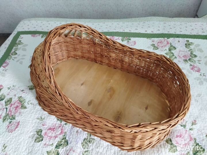 Плетеная корзина люлька