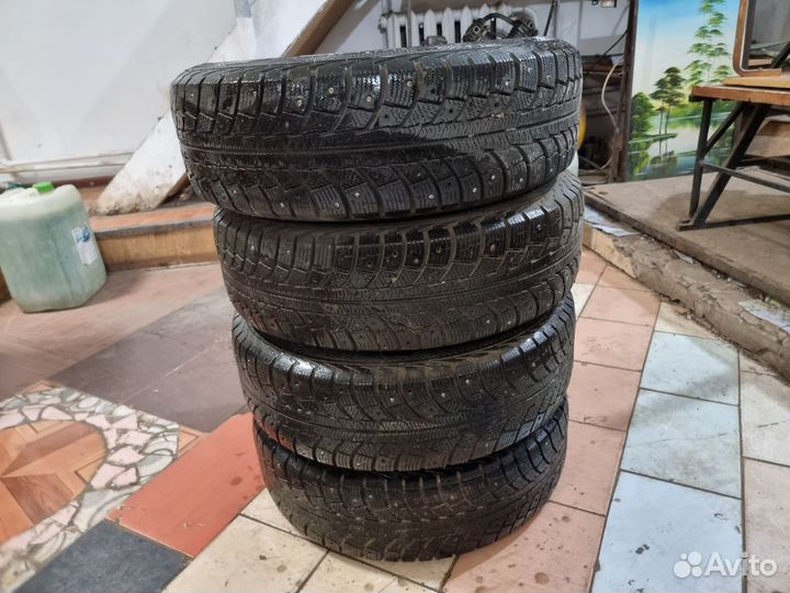Продам комплект зимних колёс
