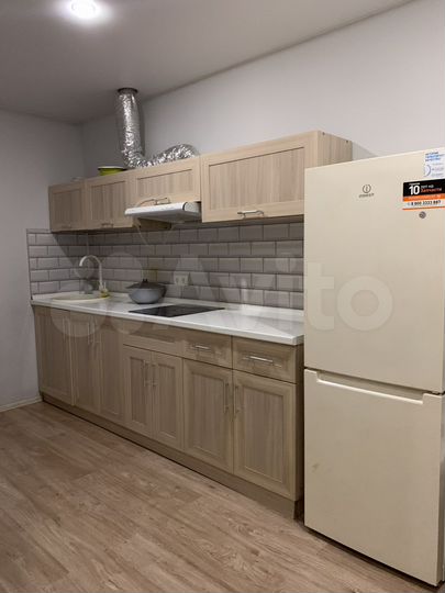 Комната 23,5 м² в 2-к., 1/3 эт.