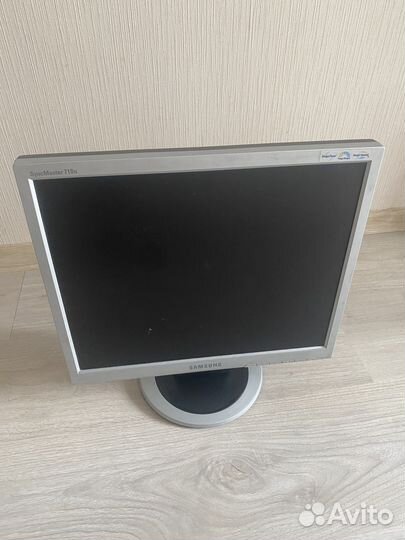 Монитор Samsung