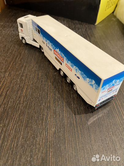 Модель грузовика Renault Magnum 1:60