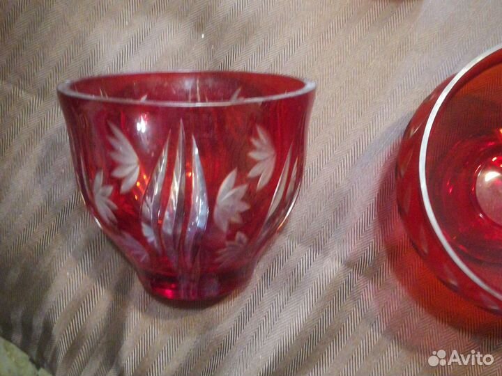 Вазы из Красного хрусталя