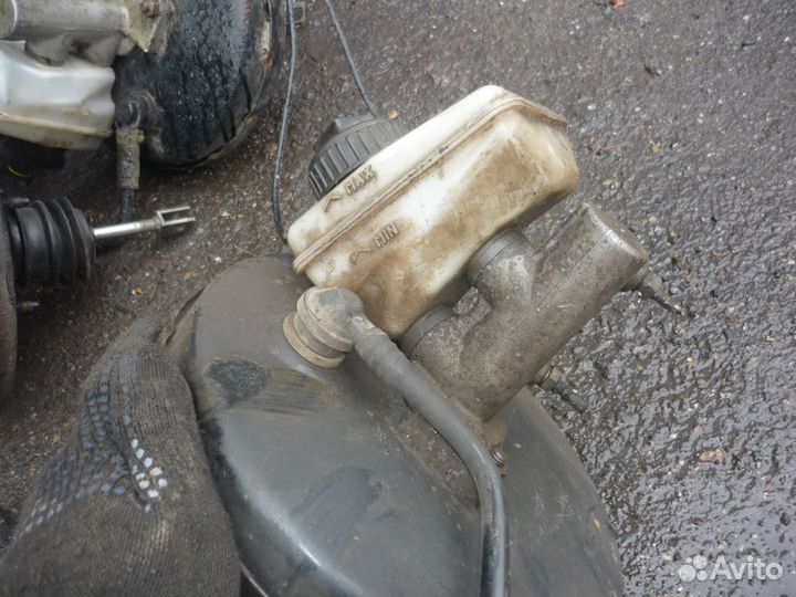 Вакуумный усилитель тормозов Рено Логан