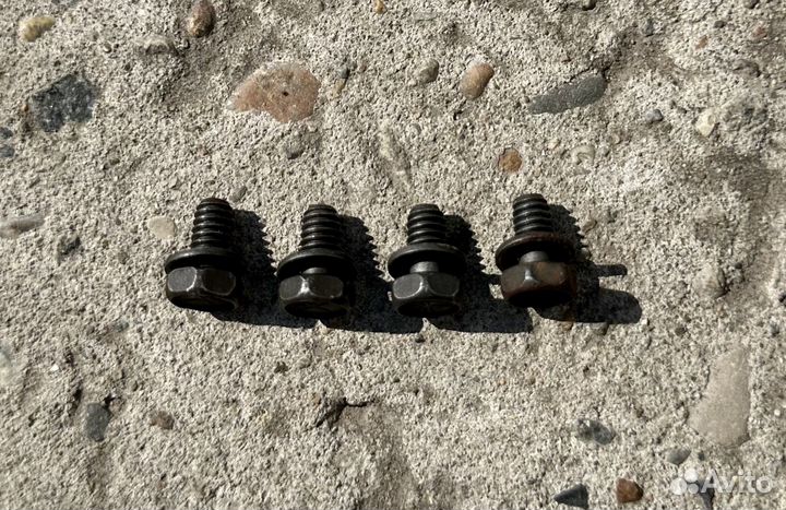 Болты крепления защиты драйвплаты 5.2 Jeep ZJ