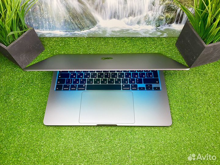 MacBook Pro 13 2021 i7 32gb 512gb Идеал