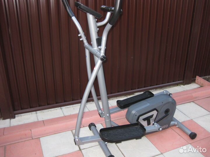 Эллиптический тренажер Torneo Vento C-218
