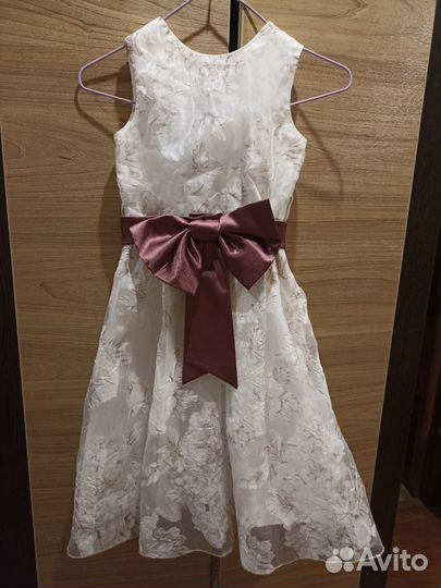 Два нарядных платья на девочку