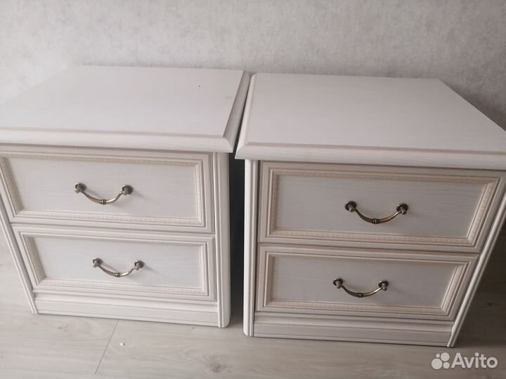 Тумбочка прикроватная белая (Шатура мебель) новые
