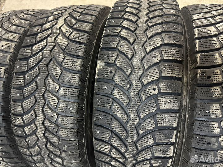 Bridgestone Blizzak Spike-01 205/70 R15