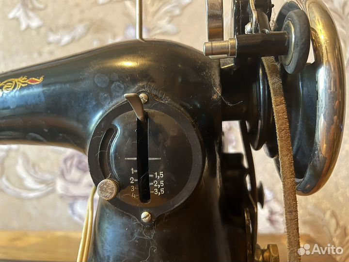 Швейная машина со столом