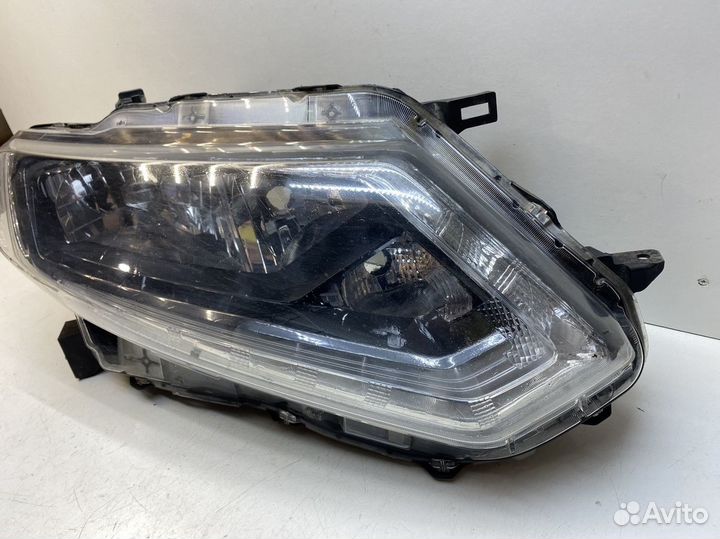 Фара правая Nissan X-Trail (T32) 2014-2017 Галоген