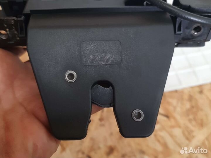 Замок багажника bmw 3 series e90 e92