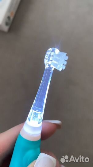 Электрическая детская зубная щетка