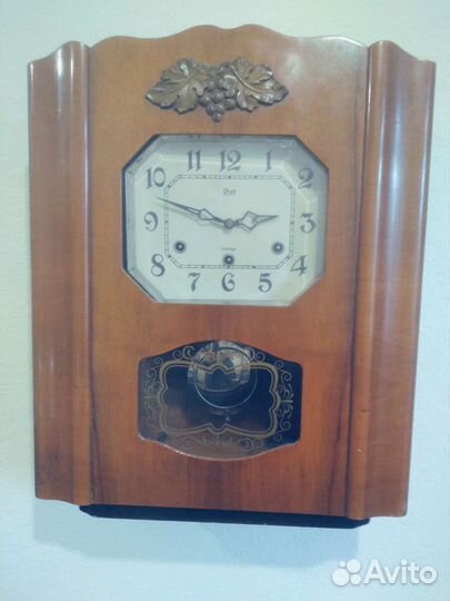 Настенные часы с четвертным боем 