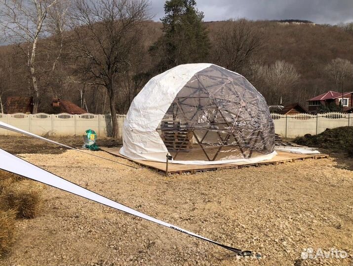 Купольный шатер для глэмпинга