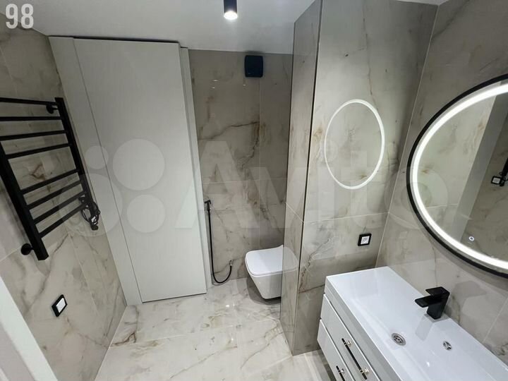 4-к. квартира, 100 м², 4/5 эт.