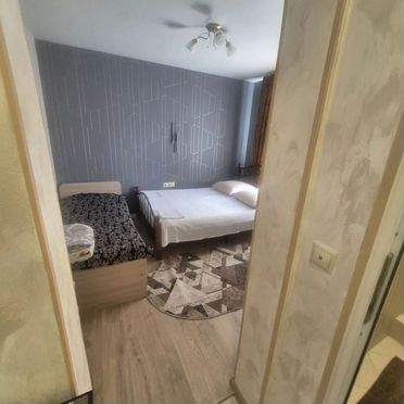 Комната 18 м² в 9-к., 1/2 эт.