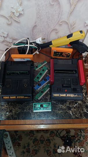 Две игровые приставки Dendi