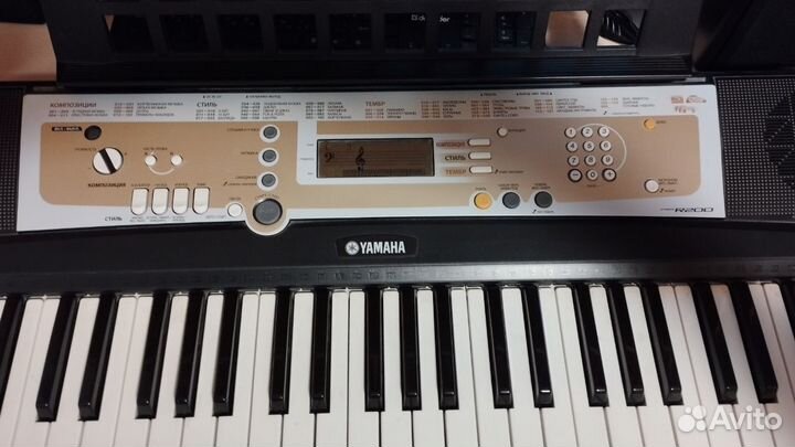Синтезатор yamaha psr200