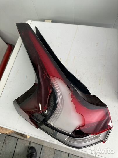 Стоп- сигнал левый Mitsubishi Eclipse Cross рест