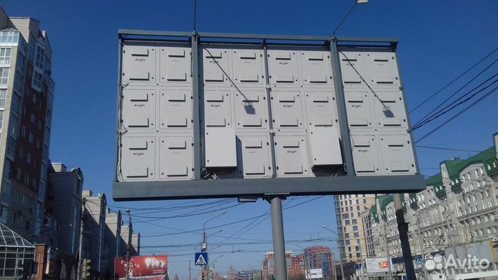 Светодиодный экран (на ноге)