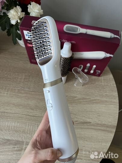 Фен-щетка Philips
