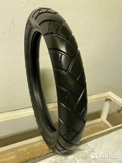 100/90 R19 Avon AV53 (271)