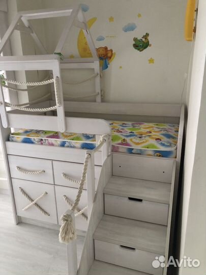 Детская кровать со шкафом