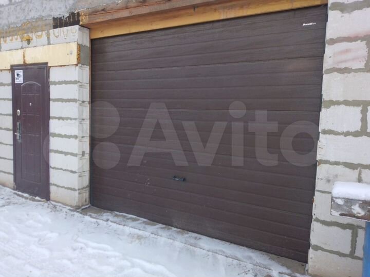 Гараж, > 30 м²