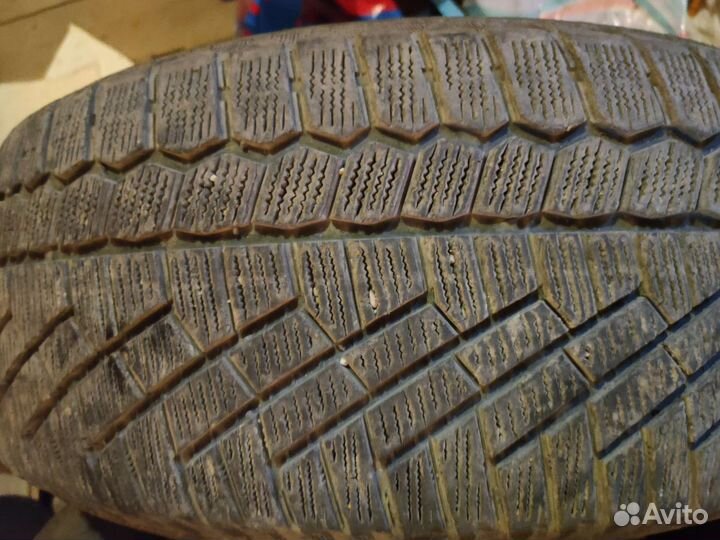 Gislaved Nord Frost 200 235/55 R17