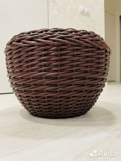 Кашпо из искусственного ротанга