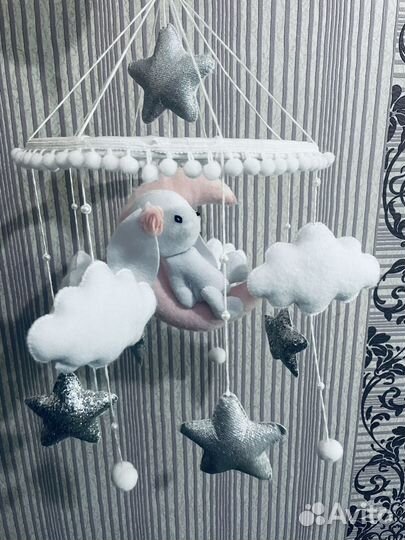 Мобиль в кроватку музыкальный