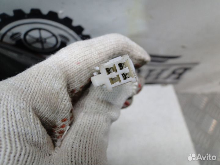 Фонарь крышки багажника правый Lexus LS460 2011