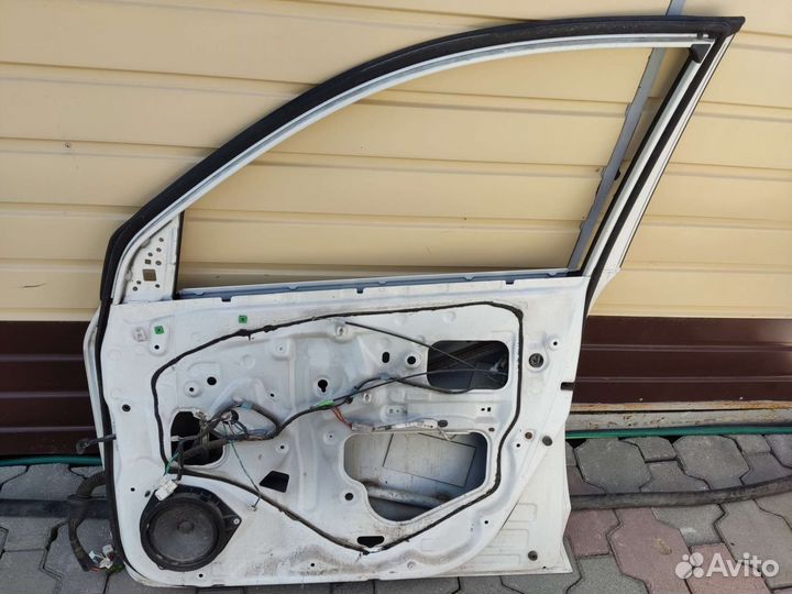 Дверь Toyota RAV4