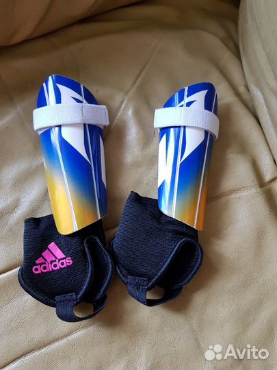Футбольные щитки Adidas Messi новые детские
