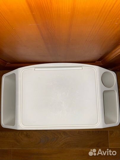 Поднос столик, пластик. 60x29x29 см