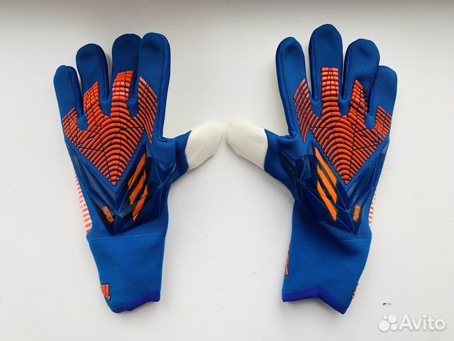 Вратарские перчатки