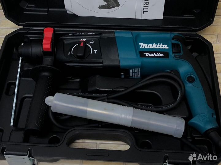 Перфоратор makita 1050Вт с насадками