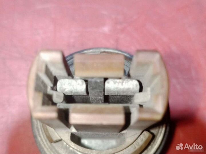 Патрон фонаря Ford Focus 1 седан 1.6I 2001