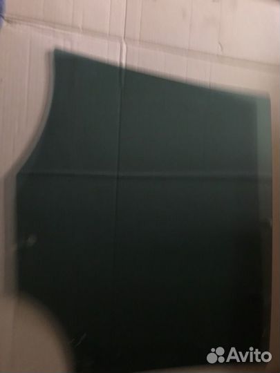 Стекло задней правой двери VW Golf VI