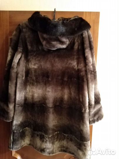 Шуба мутоновая с капюшоном