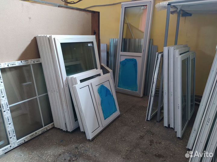 Пластиковое окно 1200*1200 мм