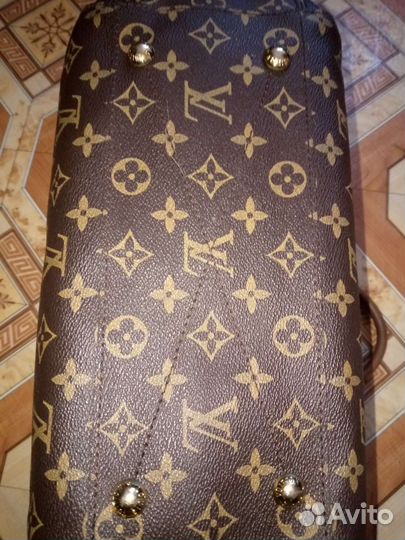 Сумка женская Louis Vuitton б/у