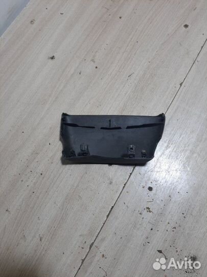 Накладка рулевой колонки Renault Logan седан 1