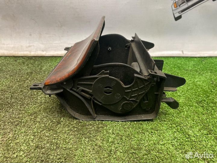 Пепельница Mercedes-Benz