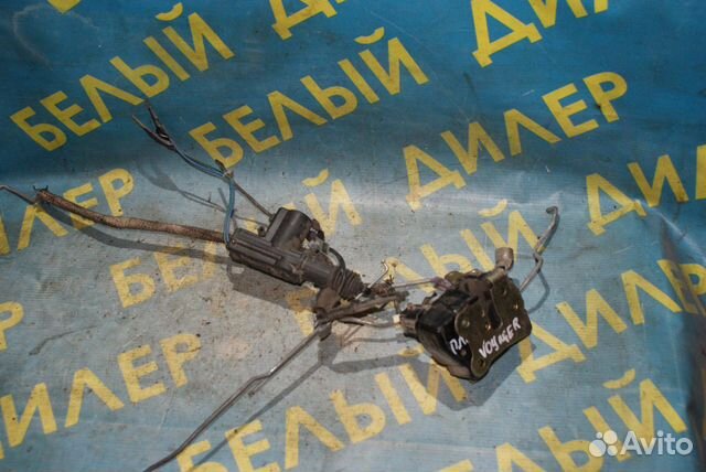 Замок двери передний Chrysler Voyager 4