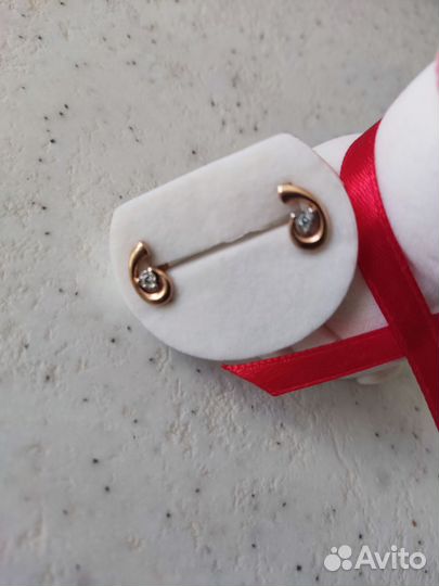 Детские золотые серьги с бриллиантом