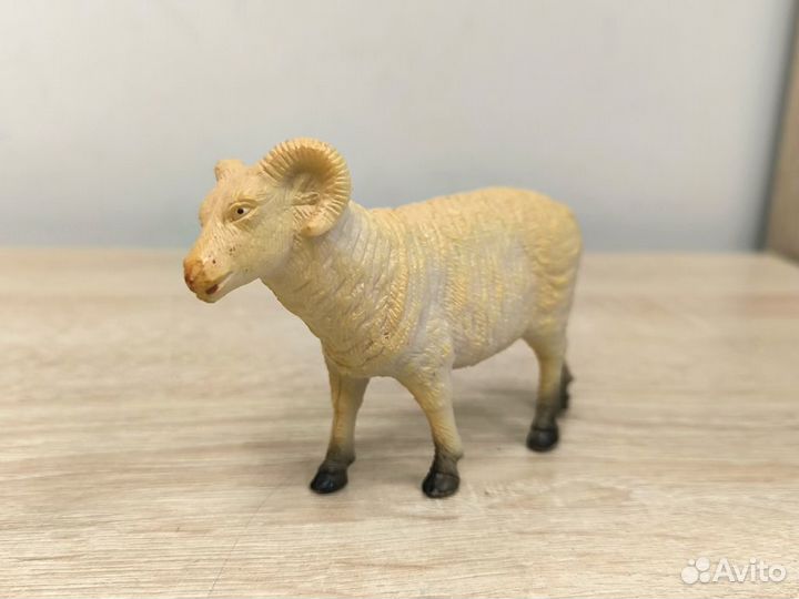 Пластиковые игрушки, домашний скот